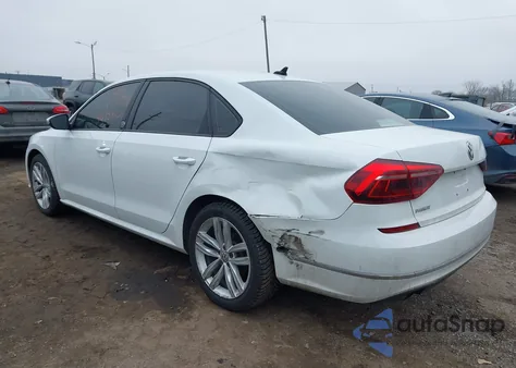 2019 Volkswagen Passat 2.0T Wolfsburg Edition z USA, uszkodzony, nr VIN 1VWLA7A39KC007538